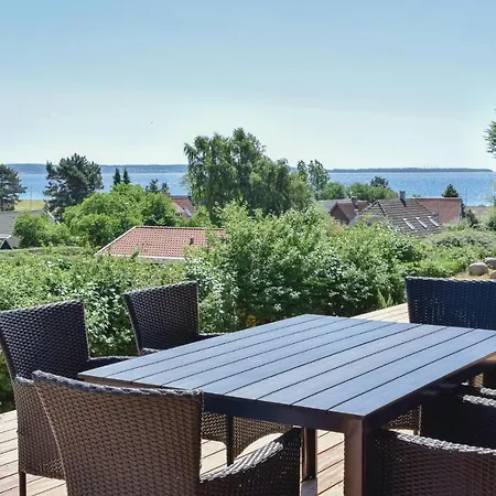 Five-bedroom Holiday In Tatil Evi