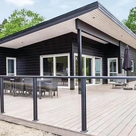 Five-bedroom Holiday In Ebeltoft