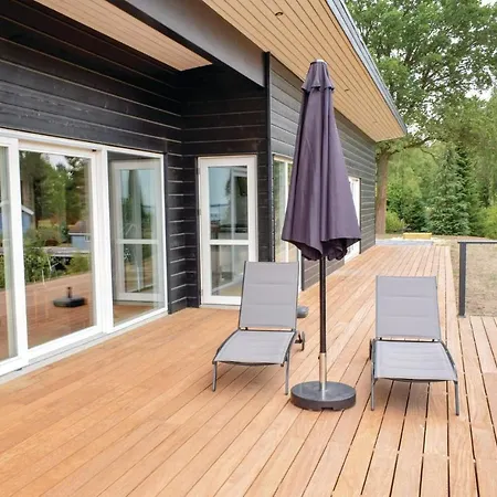 Five-bedroom Holiday In Ebeltoft